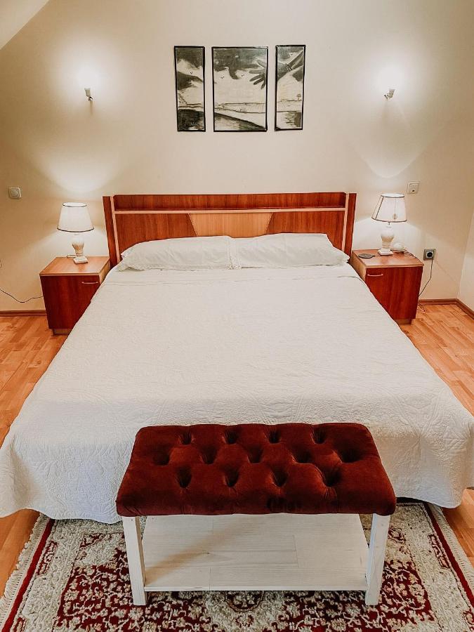 Cosy Bedroom For 2 With Balcony In A Family Villa Turnu Măgurele المظهر الخارجي الصورة