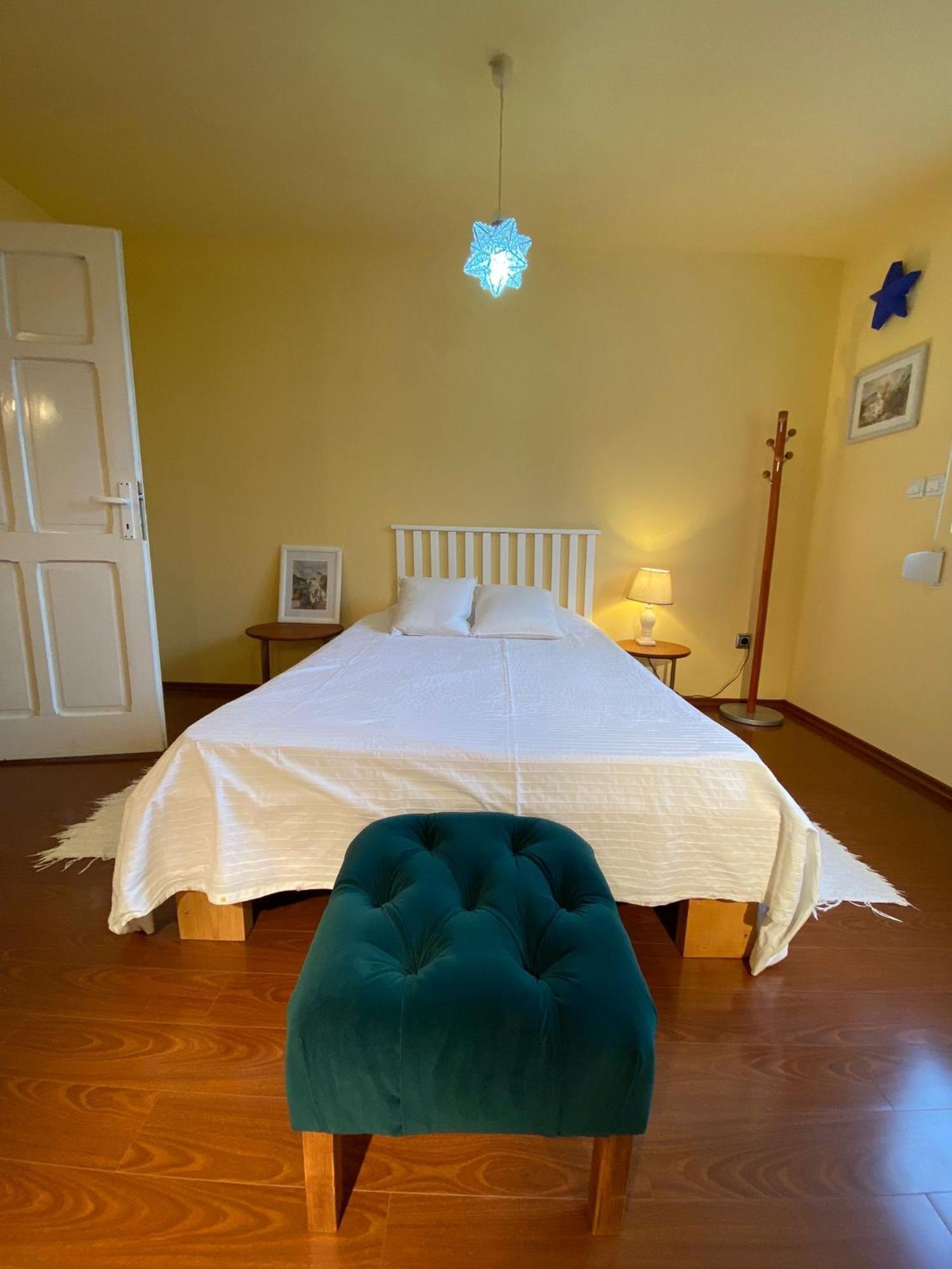 Cosy Bedroom For 2 With Balcony In A Family Villa Turnu Măgurele المظهر الخارجي الصورة